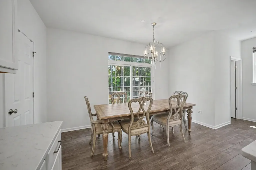 2492 Huntleigh Lane Woodridge IL 60517