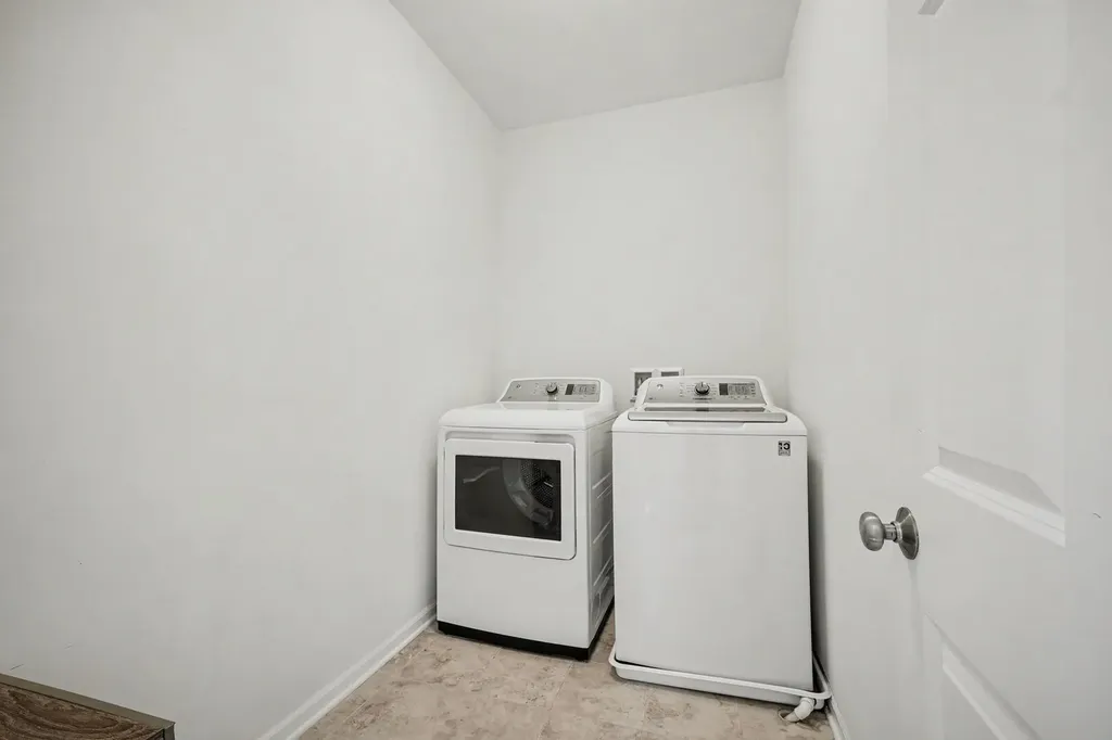 2492 Huntleigh Lane Woodridge IL 60517