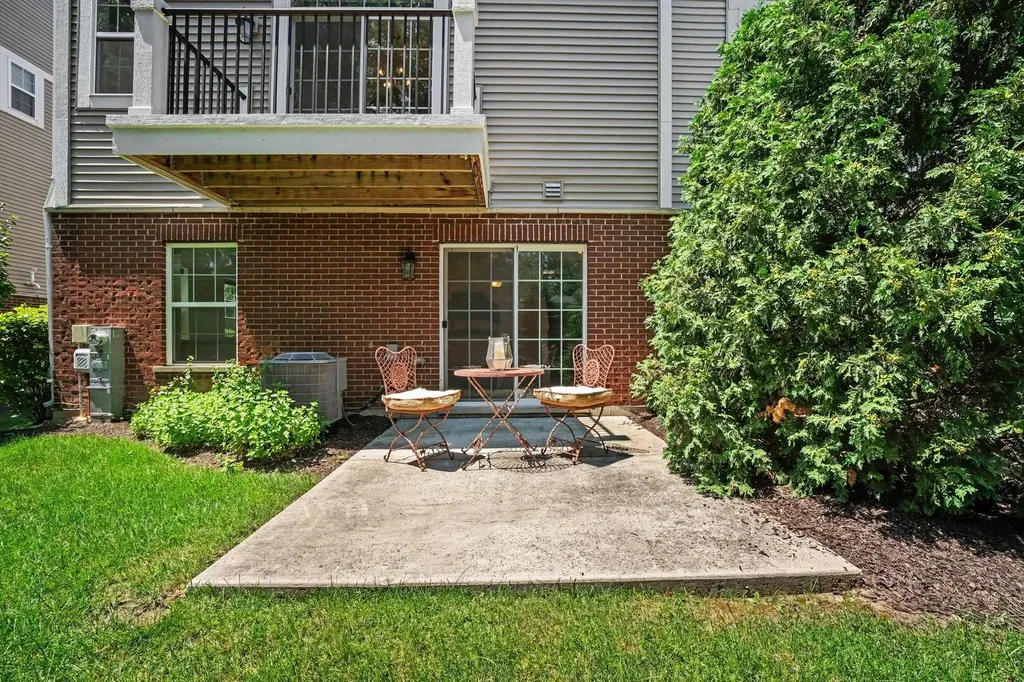 2492 Huntleigh Lane Woodridge IL 60517
