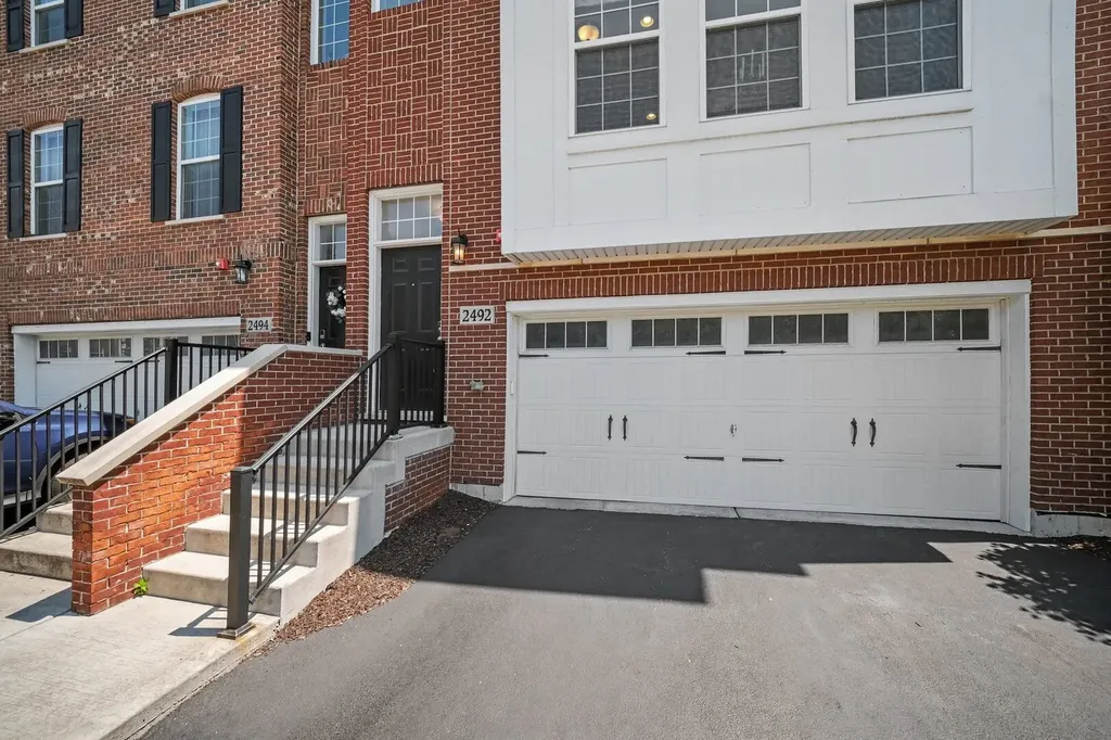 2492 Huntleigh Lane Woodridge IL 60517