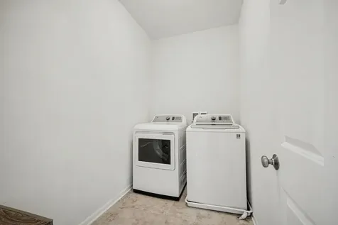 2492 Huntleigh Lane Woodridge IL 60517