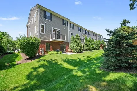2492 Huntleigh Lane Woodridge IL 60517