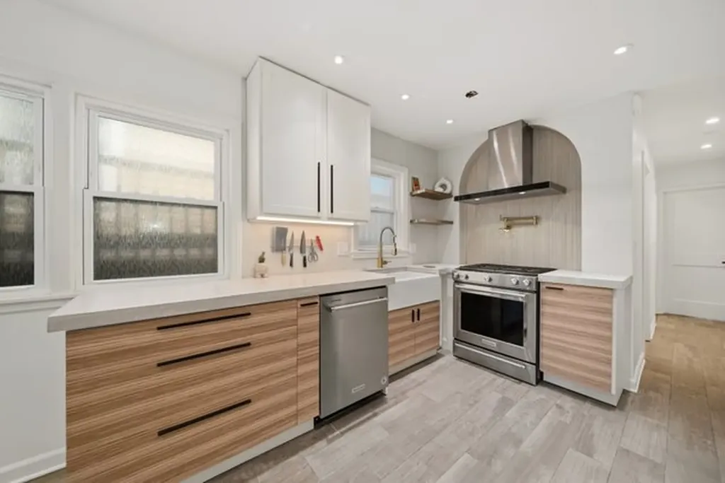 4605 North Harding Avenue Chicago IL 60625
