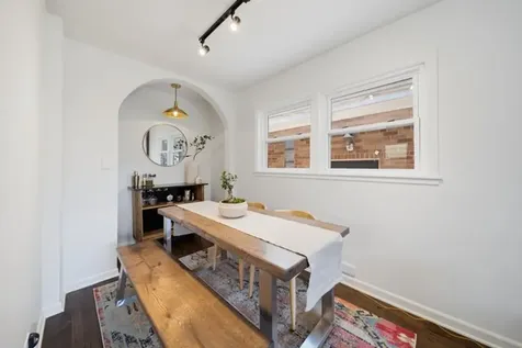 4605 North Harding Avenue Chicago IL 60625