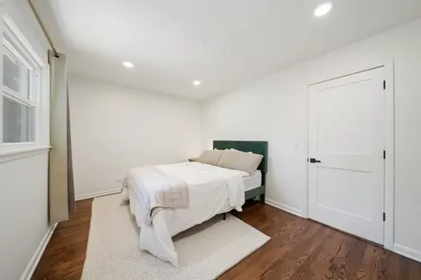 4605 North Harding Avenue Chicago IL 60625