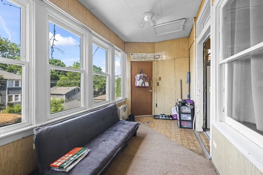 5848 West Catalpa Avenue Chicago IL 60630