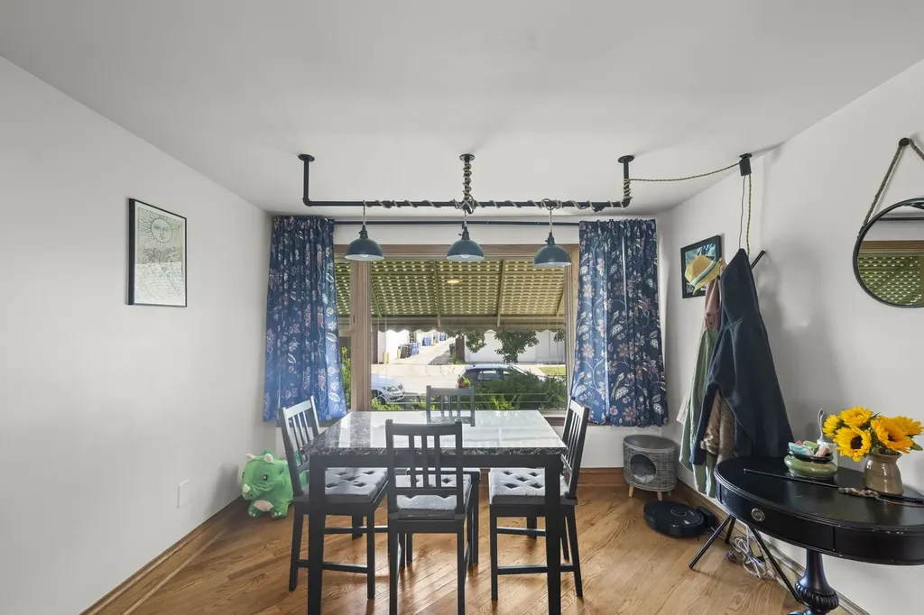5848 West Catalpa Avenue Chicago IL 60630