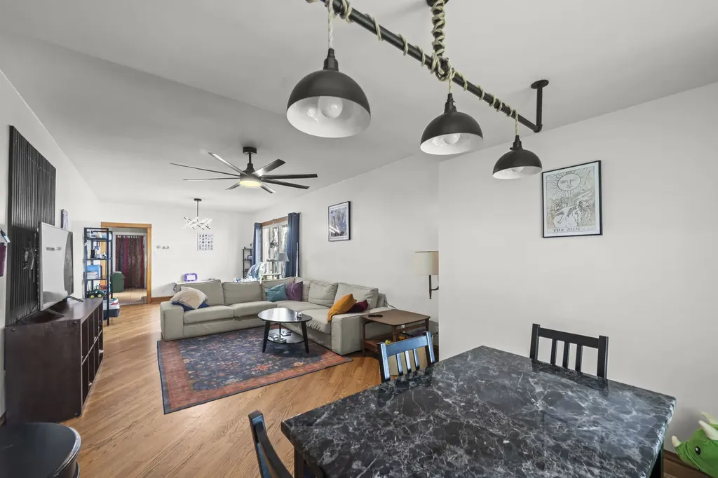 5848 West Catalpa Avenue Chicago IL 60630