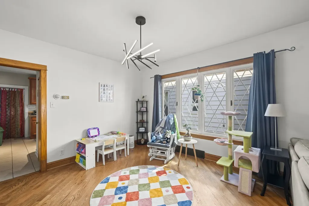 5848 West Catalpa Avenue Chicago IL 60630