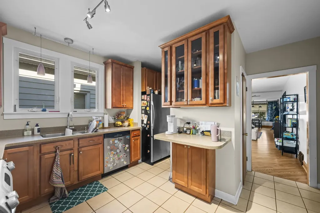 5848 West Catalpa Avenue Chicago IL 60630