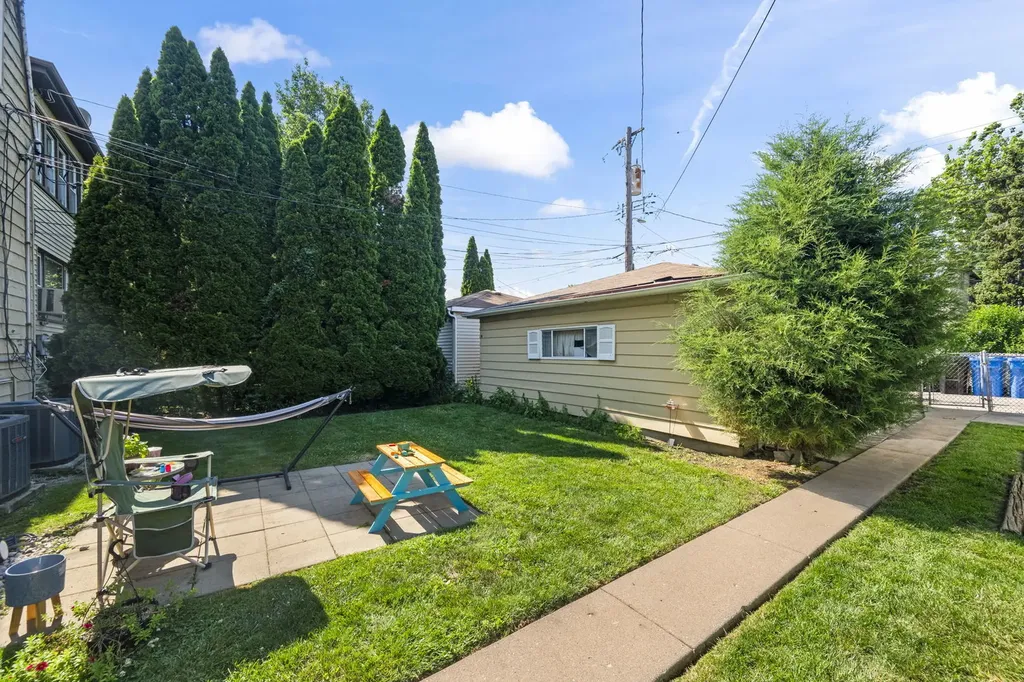 5848 West Catalpa Avenue Chicago IL 60630