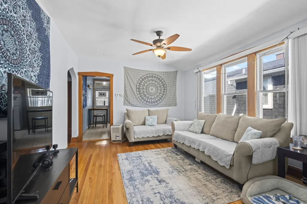 5848 West Catalpa Avenue Chicago IL 60630