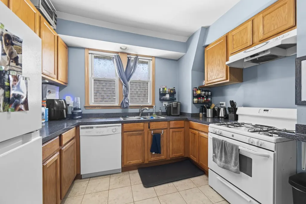 5848 West Catalpa Avenue Chicago IL 60630