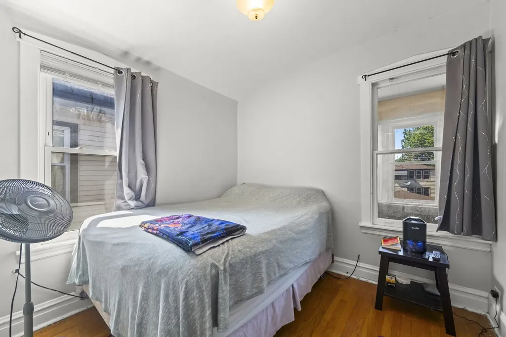5848 West Catalpa Avenue Chicago IL 60630