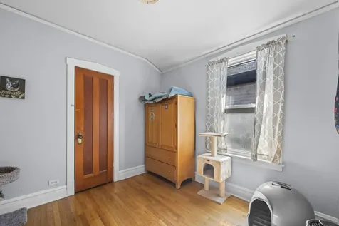 5848 West Catalpa Avenue Chicago IL 60630