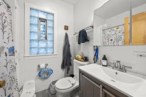 5848 West Catalpa Avenue Chicago IL 60630