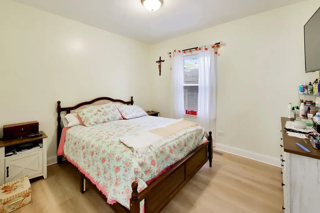8915 South Racine Avenue Chicago IL 60620