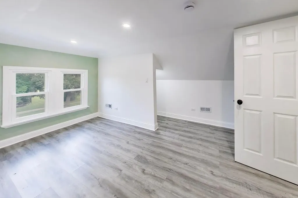 8915 South Racine Avenue Chicago IL 60620