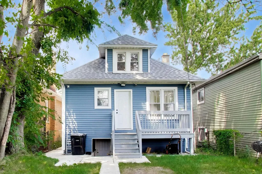 8915 South Racine Avenue Chicago IL 60620