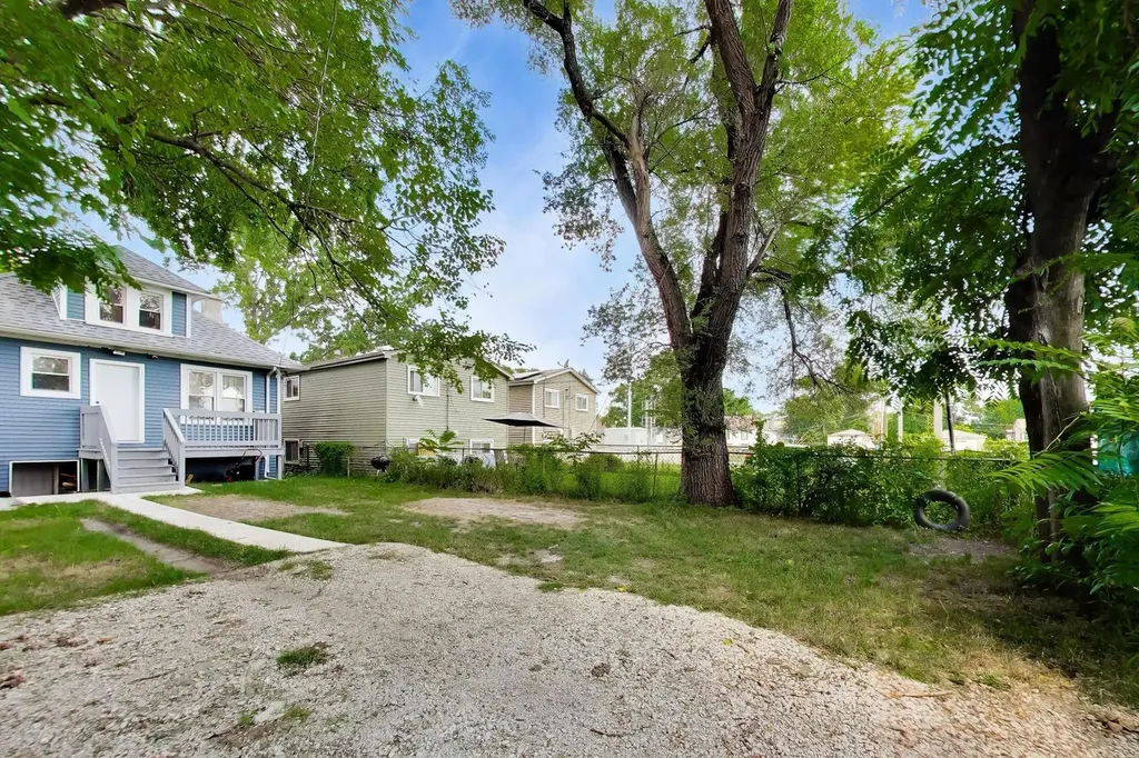 8915 South Racine Avenue Chicago IL 60620