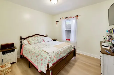 8915 South Racine Avenue Chicago IL 60620