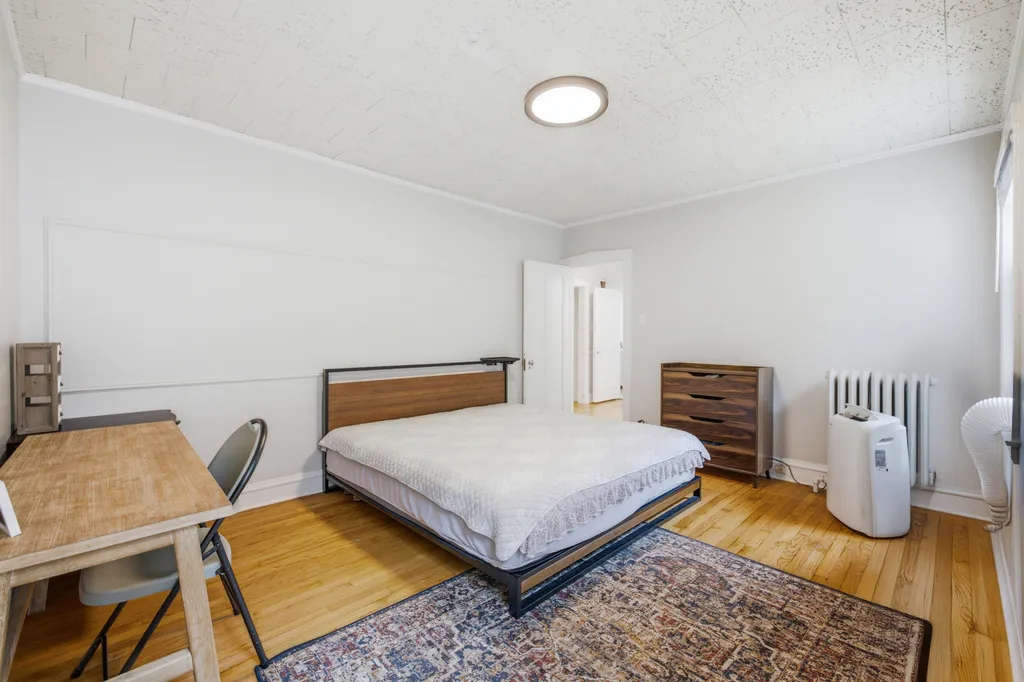 6542 North Maplewood Avenue Chicago IL 60645