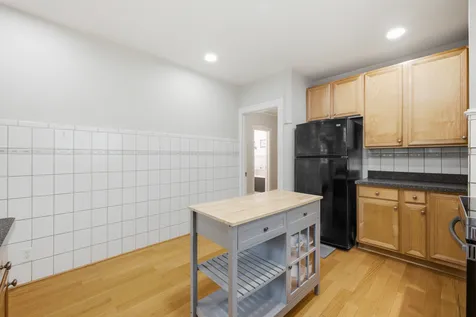 6542 North Maplewood Avenue Chicago IL 60645