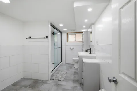 6542 North Maplewood Avenue Chicago IL 60645
