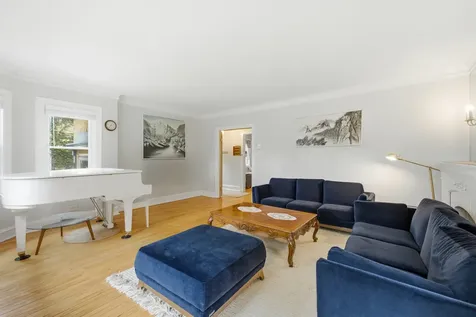 6542 North Maplewood Avenue Chicago IL 60645