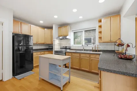6542 North Maplewood Avenue Chicago IL 60645