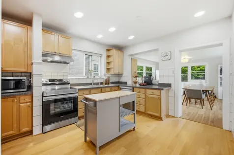 6542 North Maplewood Avenue Chicago IL 60645