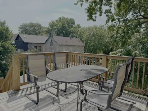 1463 North Leavitt Street Chicago IL 60622