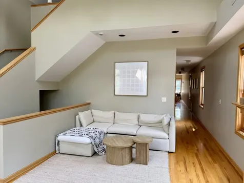1463 North Leavitt Street Chicago IL 60622
