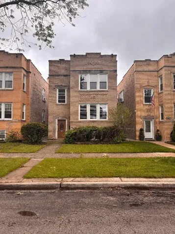 5642 North Bernard Street Chicago IL 60659