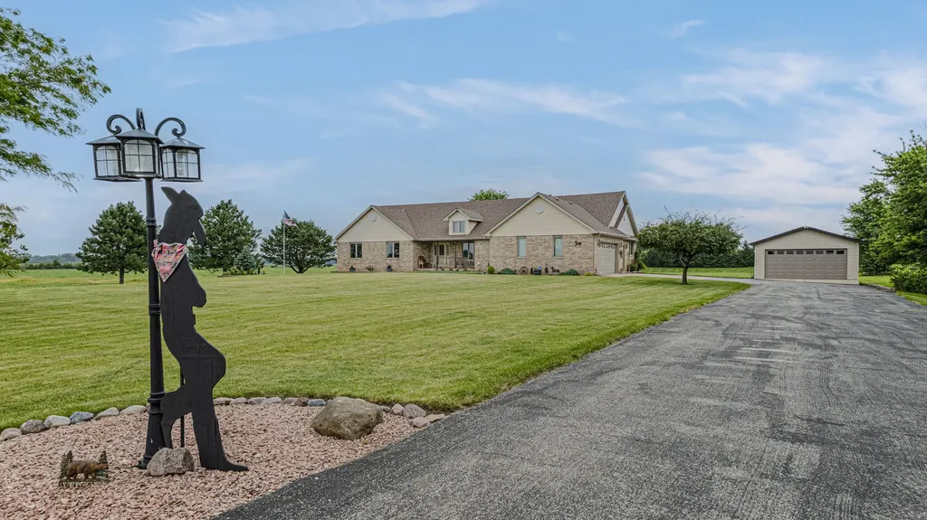 25111 South 104th Avenue Frankfort IL 60423
