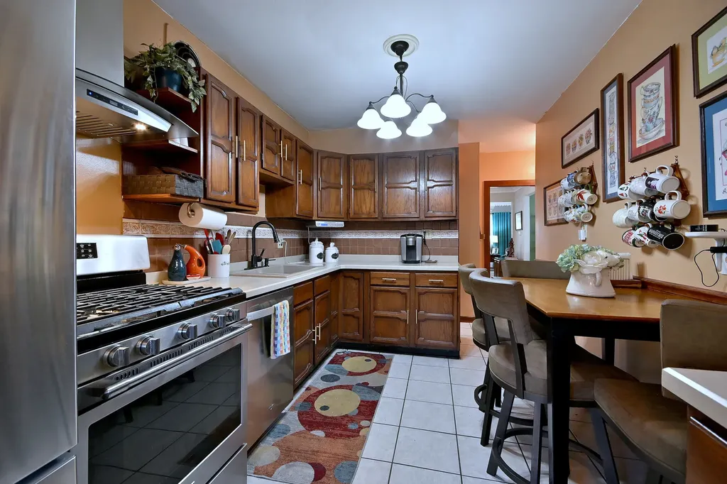 5108 West Winona Street Chicago IL 60630