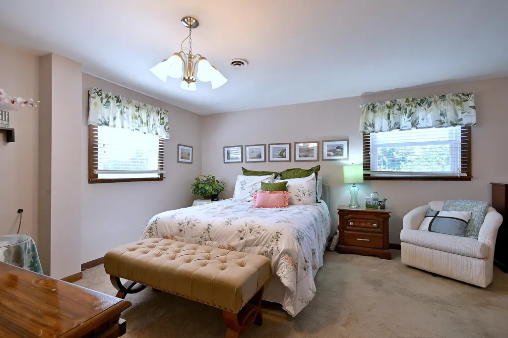 5108 West Winona Street Chicago IL 60630