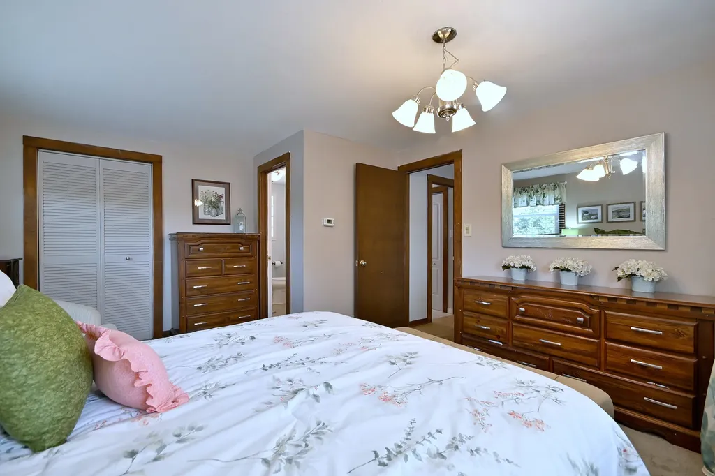 5108 West Winona Street Chicago IL 60630