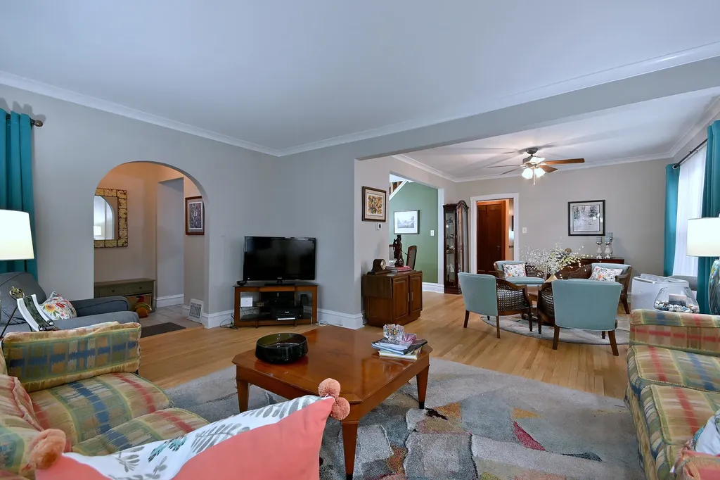 5108 West Winona Street Chicago IL 60630