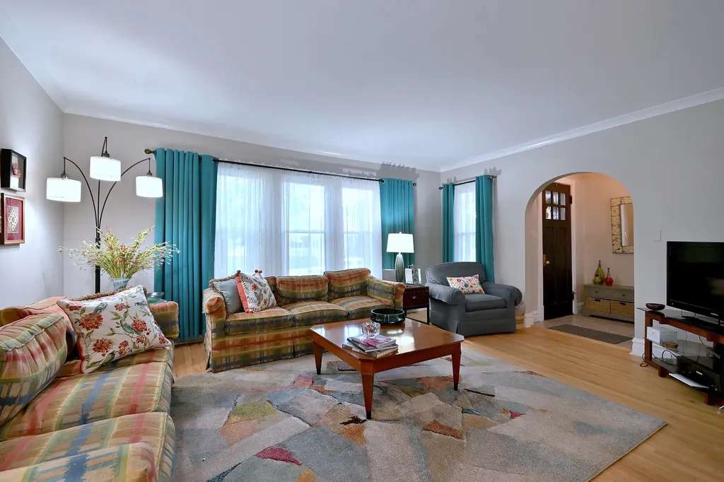 5108 West Winona Street Chicago IL 60630