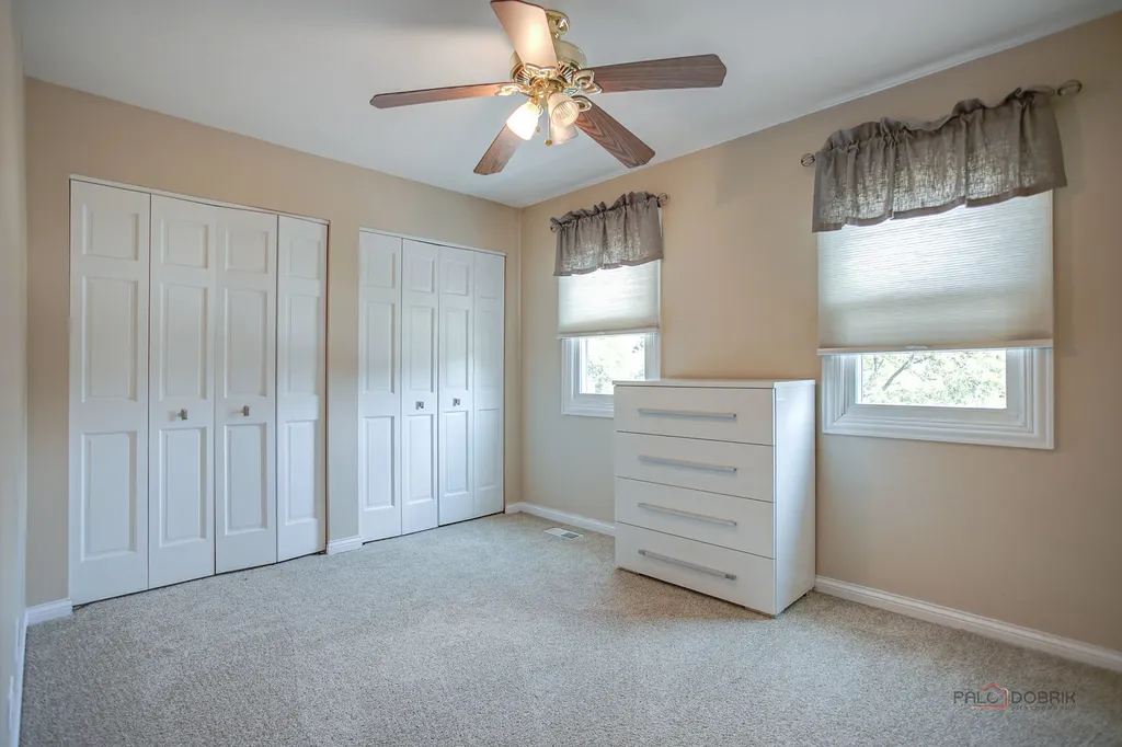 1636 Green River Drive Schaumburg IL 60194