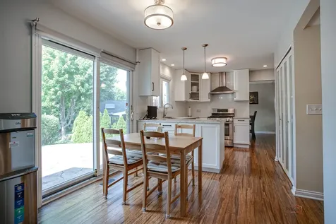 1636 Green River Drive Schaumburg IL 60194
