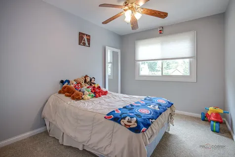 1636 Green River Drive Schaumburg IL 60194