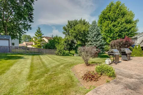1636 Green River Drive Schaumburg IL 60194