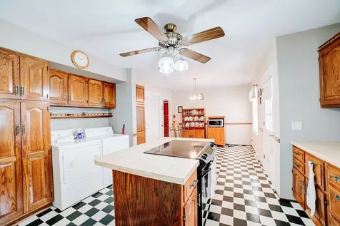 546 East Mulberry Street Watseka IL 60970