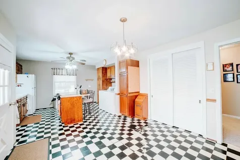 546 East Mulberry Street Watseka IL 60970