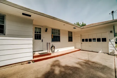 546 East Mulberry Street Watseka IL 60970
