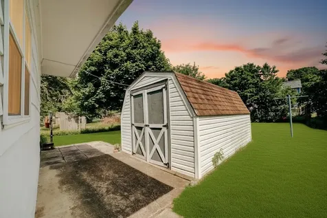 546 East Mulberry Street Watseka IL 60970