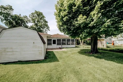546 East Mulberry Street Watseka IL 60970