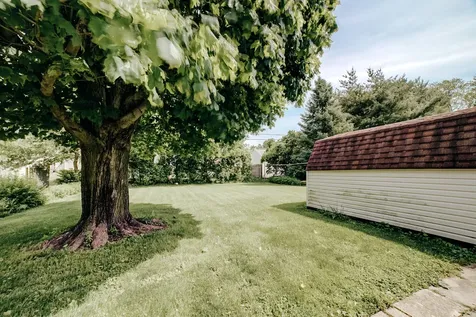 546 East Mulberry Street Watseka IL 60970